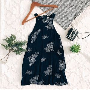 🌻mts brand embroidered halter style tank top